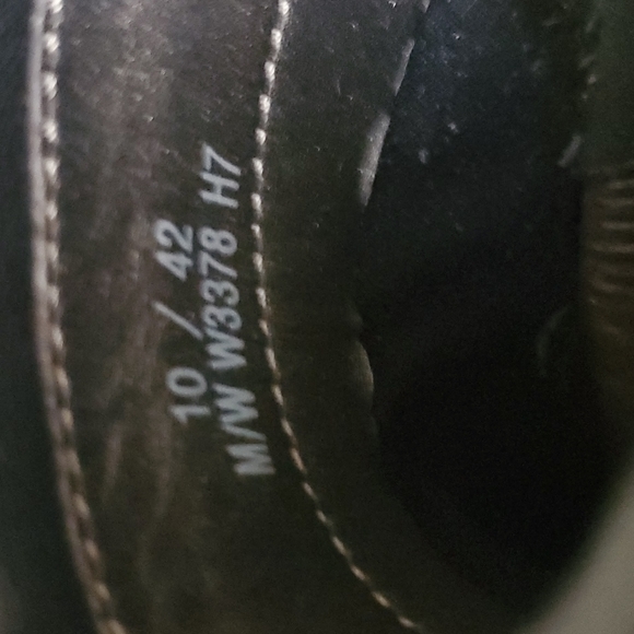 BornThese are great looking slip on mules shoes NWT Hostess Pick ❤️ - Picture 8 of 9